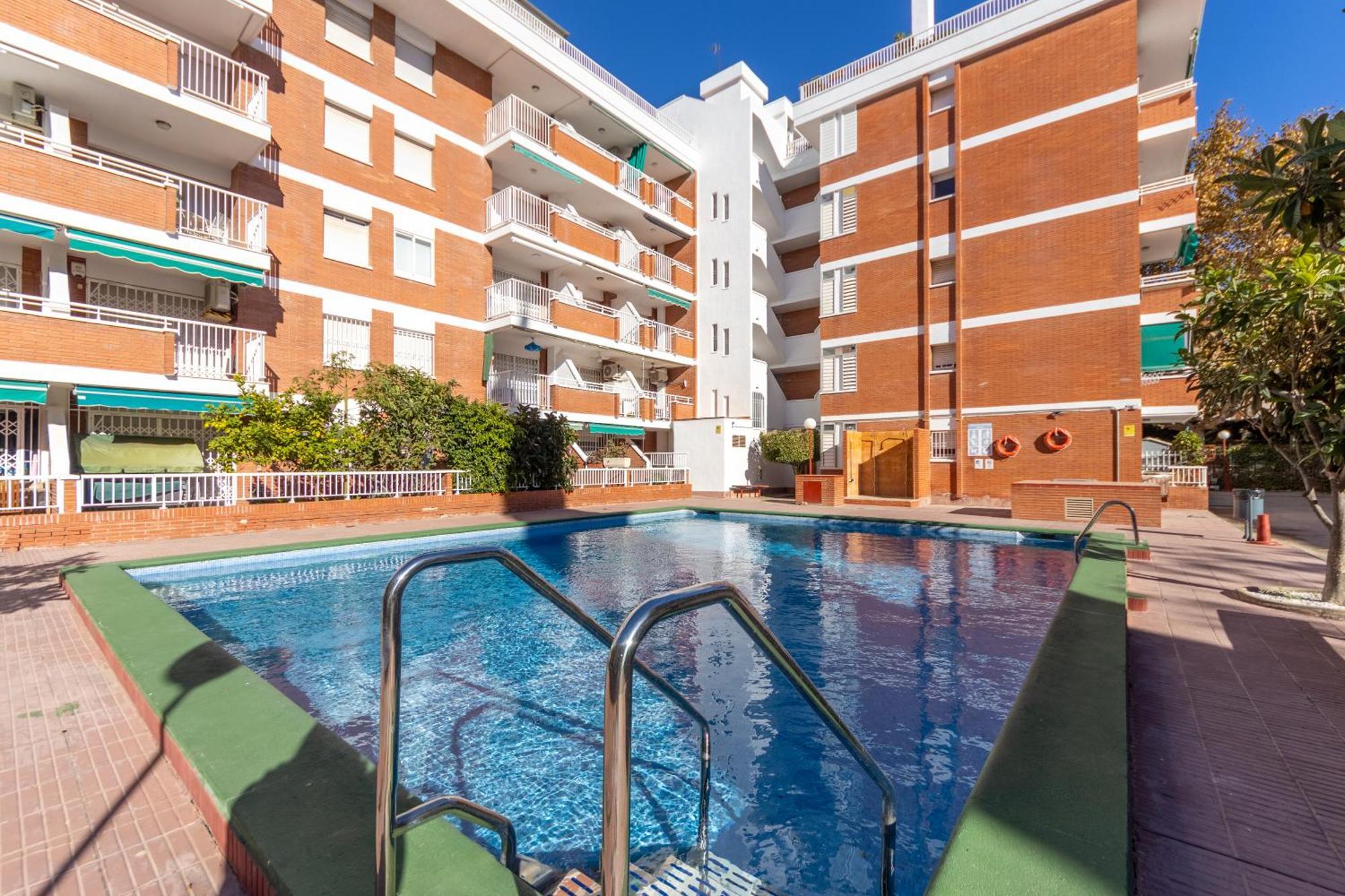 Apartamentos Atlas IV 萨洛 外观 照片